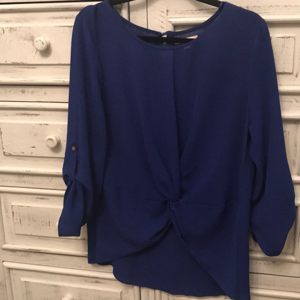 Blue blouse with cute tie in front